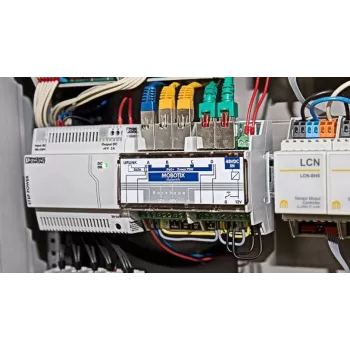 MOBOTIX MX-SWITCH1 - switch di rete - 4 x 10/100 (PoE+) - guida DIN
