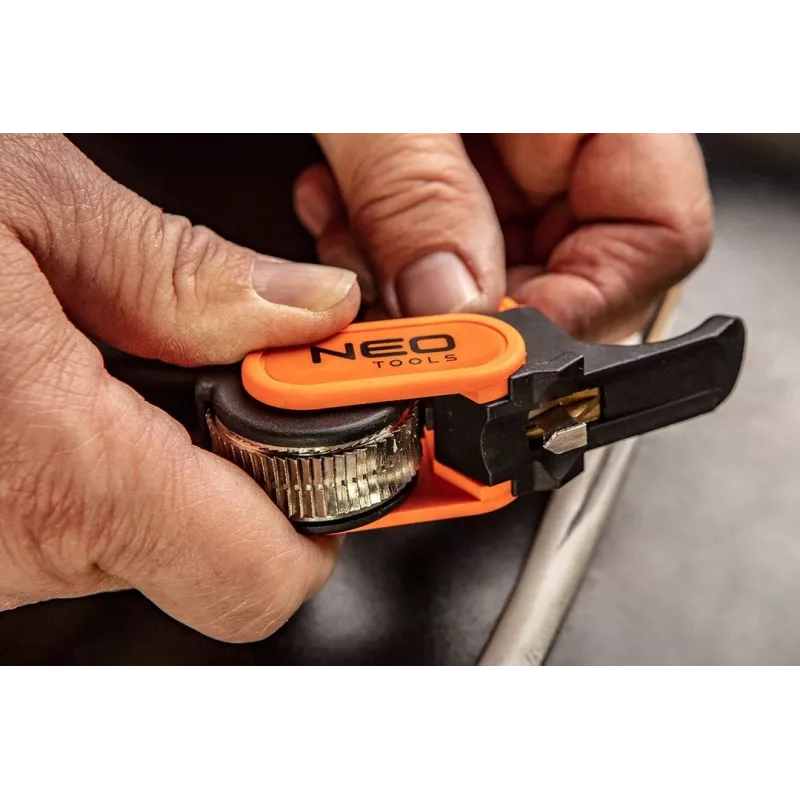 NEO TOOLS 01-400 spellafili automatico 0,5-6 mm² con tagliafili