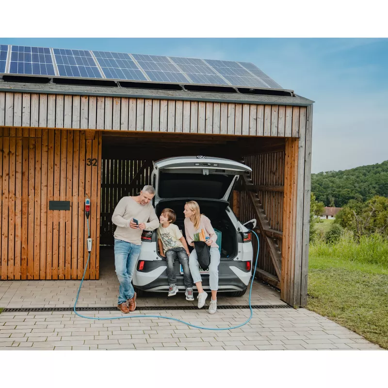 NRGkick Mobile Wallbox 16A 5m Pure for PV Charging (bianco, 11 kW, cavo 5 metri, WLAN + Bluetooth)