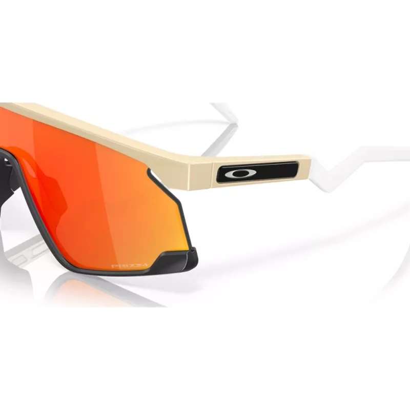 Oakley Bxtr occhiali da sole shield wrap-around nero opaco Prizm nero