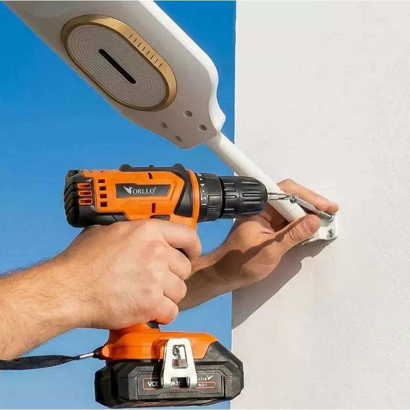 ORLLO Lampione stradale LED solare 400W con pannello 28W, sensore di movimento e telecomando, 2713LM, 6500K