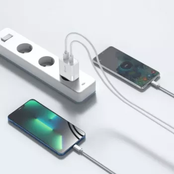 Tech-Protect White MagSafe Back Cover per Apple iPhone 15 Pro Max
