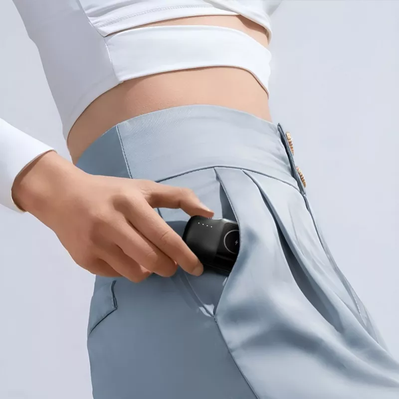 Wozinsky WF16-YLS Mini Power Bank 5000mAh 15W con cavo USB-C integrato e caricabatterie Apple Watch - Nero